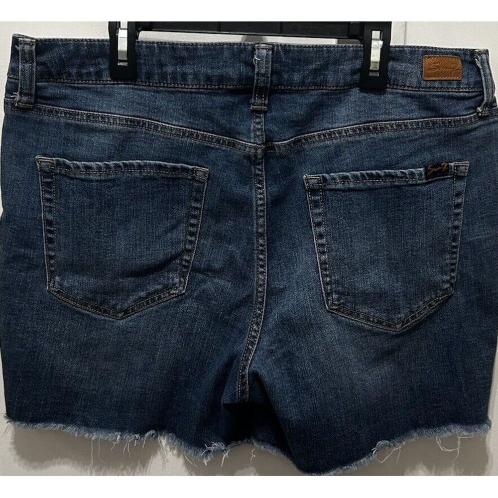 Seven7 Shorts Women's Size 14‎ Weekend Short Mid Rise Medium Wash Denim 34W 5"
